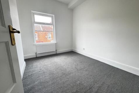 UNFURNISHED 2 BEDROOM TERRACED PROPERTY