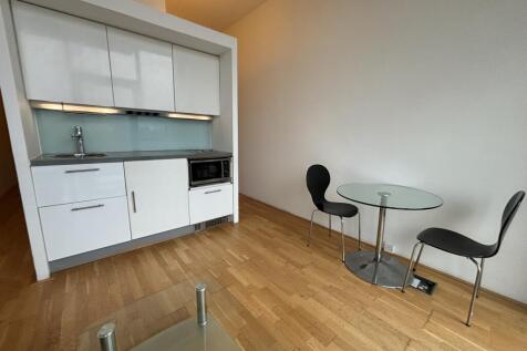 Studio Apartment WITH PARKING!!