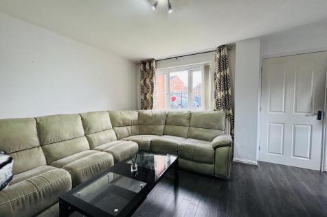 UNFURNISHED Family house available with parking