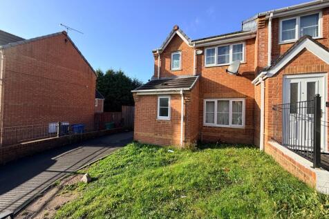 UNFURNISHED Family house available with parking