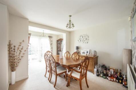 Dining Room 01.jpg