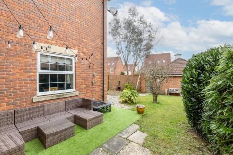 8ChestertonWay-24.jpg