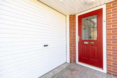 16MoorlandsDrive-3.jpg