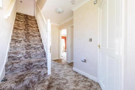 16MoorlandsDrive-5.jpg