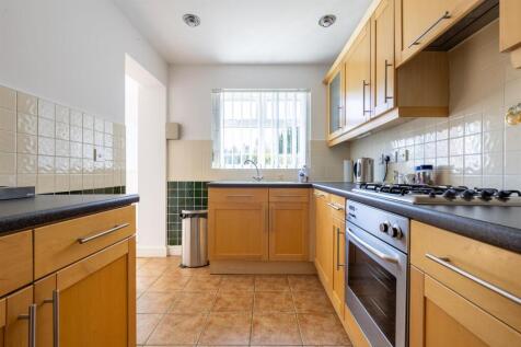 16MoorlandsDrive-8.jpg