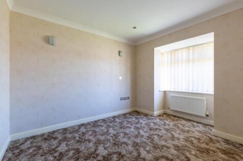 16MoorlandsDrive-12.jpg