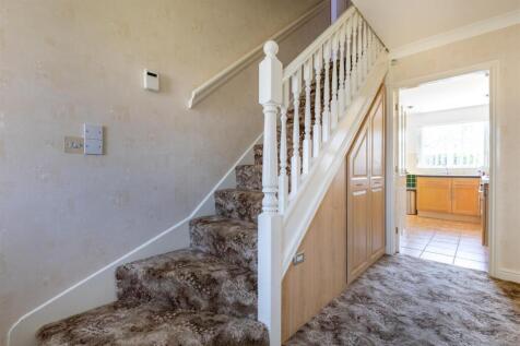 16MoorlandsDrive-14.jpg