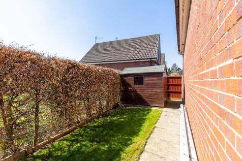 16MoorlandsDrive-22.jpg