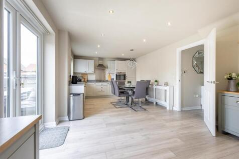 18BrydsonCrescent-6.jpg