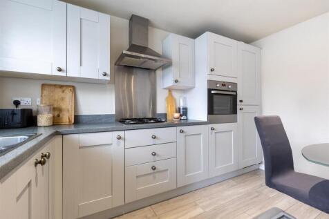18BrydsonCrescent-7.jpg