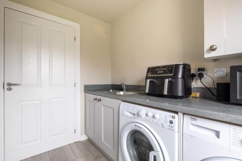 18BrydsonCrescent-10.jpg