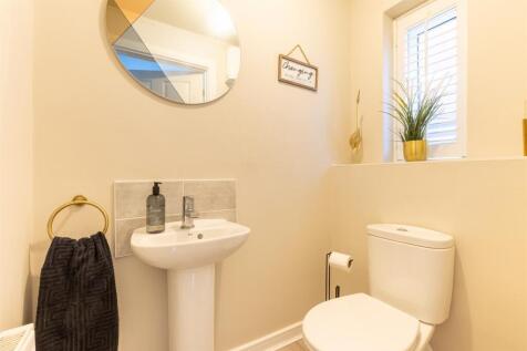 18BrydsonCrescent-11.jpg