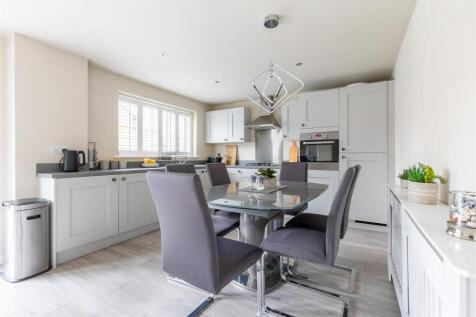 18BrydsonCrescent-14.jpg
