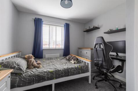 18BrydsonCrescent-21.jpg