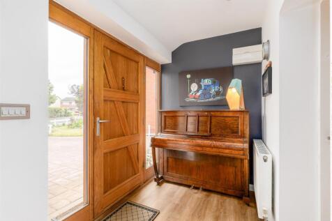 34HowbeckCrescent-3.jpg