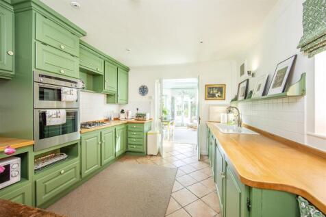 Kitchen 04.jpg