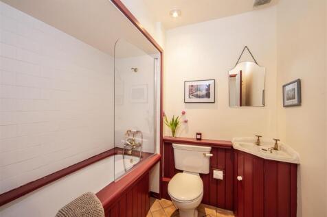 Bathroom.jpg