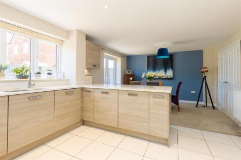 19WeaverBrookWay-7.jpg