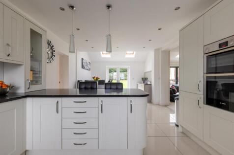 32ManorAvenue-5.jpg