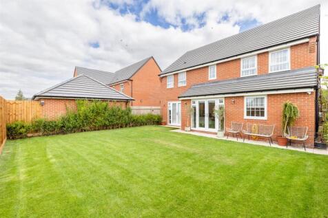 8GainsboroughDrive-3.jpg