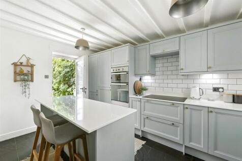 Kitchen 02.JPG