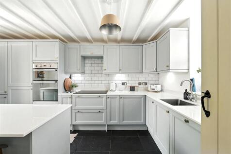 Kitchen 03.JPG