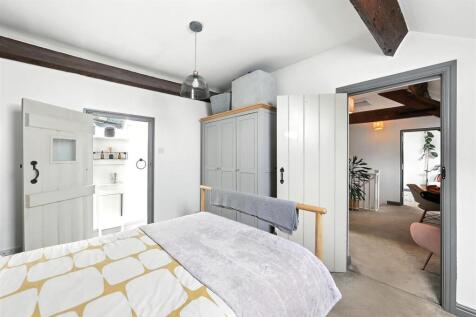 Bedroom 2 - 02.JPG
