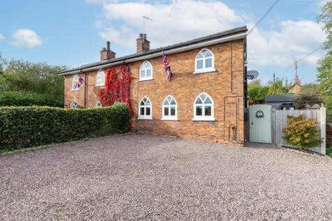 HenCottage-1.jpg