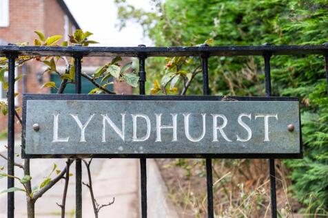 Lyndhurst-2.jpg