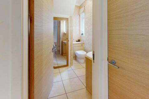 Linton-House-Bathroom