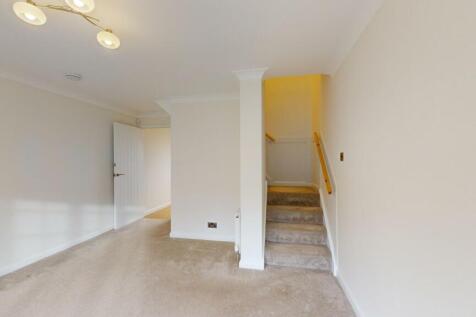 10-Peterhouse-Drive-12092024_204639