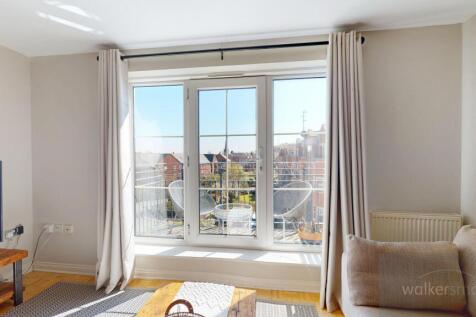 Queens-House-74-Carrisbooke-04152025_165348