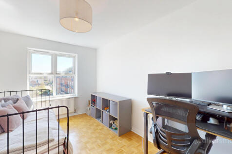 Queens-House-74-Carrisbooke-04142025_124100