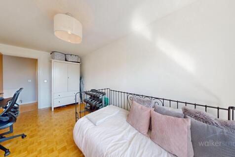 Queens-House-74-Carrisbooke-04152025_171049