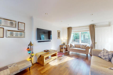 2-Parkside-Close-04152025_130005