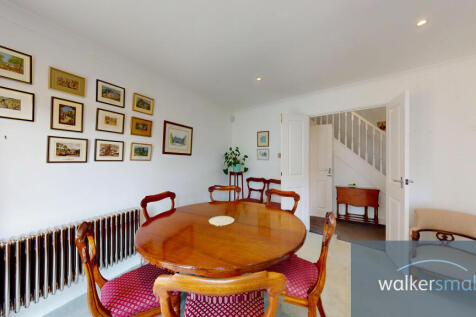 4-Old-Forge-Mews-04272025_153426