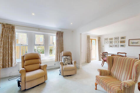 4-Old-Forge-Mews-04272025_153958