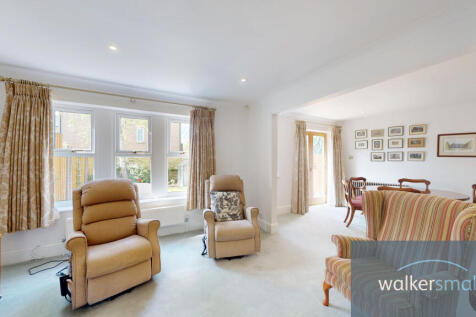 4-Old-Forge-Mews-04272025_153958