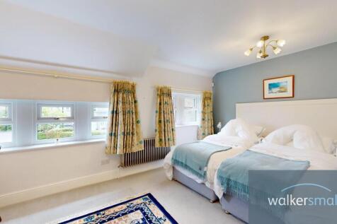 4-Old-Forge-Mews-04272025_154541