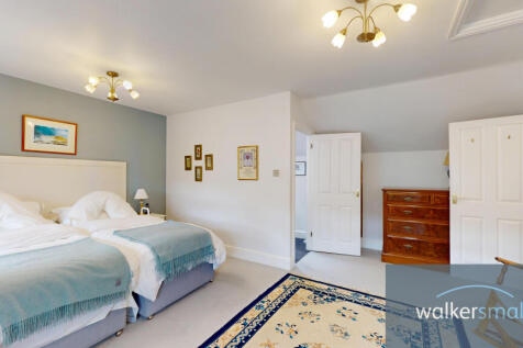 4-Old-Forge-Mews-04272025_154641