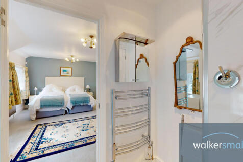 4-Old-Forge-Mews-04272025_154859