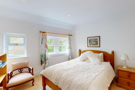 4-Old-Forge-Mews-04272025_154344