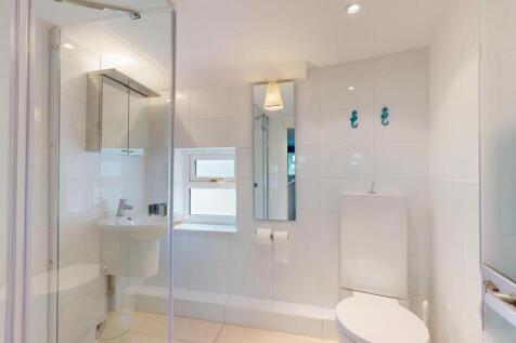 4-Old-Forge-Mews-04272025_155114