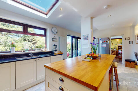 15-Breary-Lane-East-05212025_200100