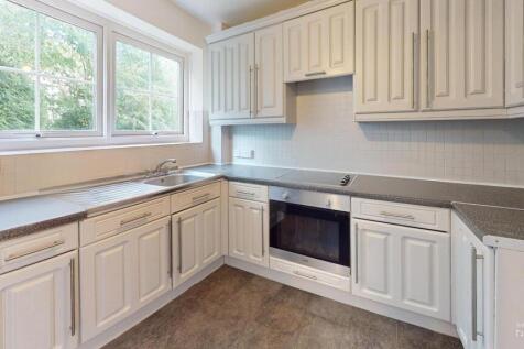 24-Hoyle-Court-Avenue-Kitchen-Defurnished