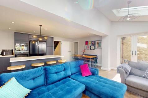 23-Broadfield-Way-06272025_142322