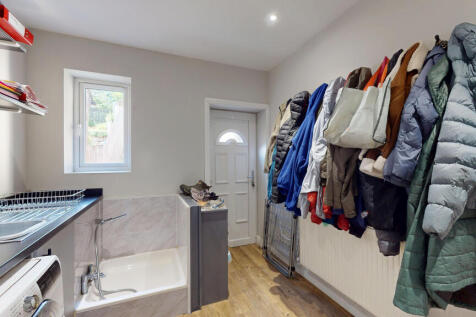 23-Broadfield-Way-06272025_142408