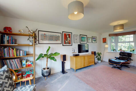 41-Riverside-Walk-04272023_141045