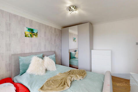 10-Holt-Park-Grove-10272025_123204