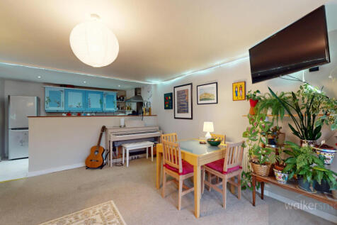 Flat-7-Woodside-Court-11192025_203943